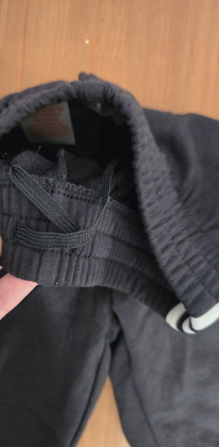 ( Neuf non porté)  🏷🥰 SUPERBE  survetement unisex adidas 10 ans 🥰😍 - photo numéro 7