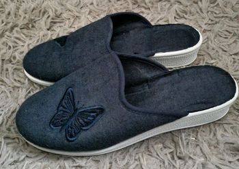 Chaussons marine papillons brodée 39