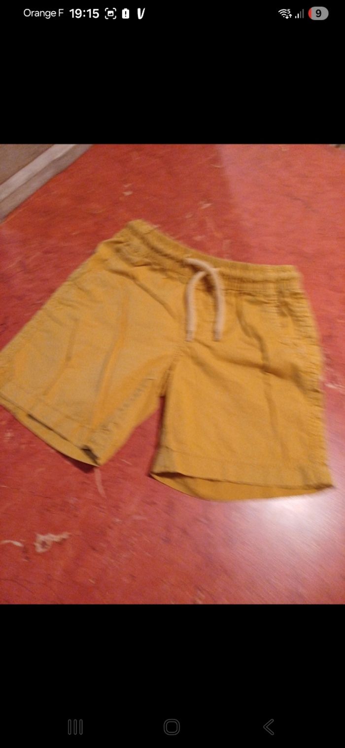 Short garçon taille 5 ans - photo numéro 1