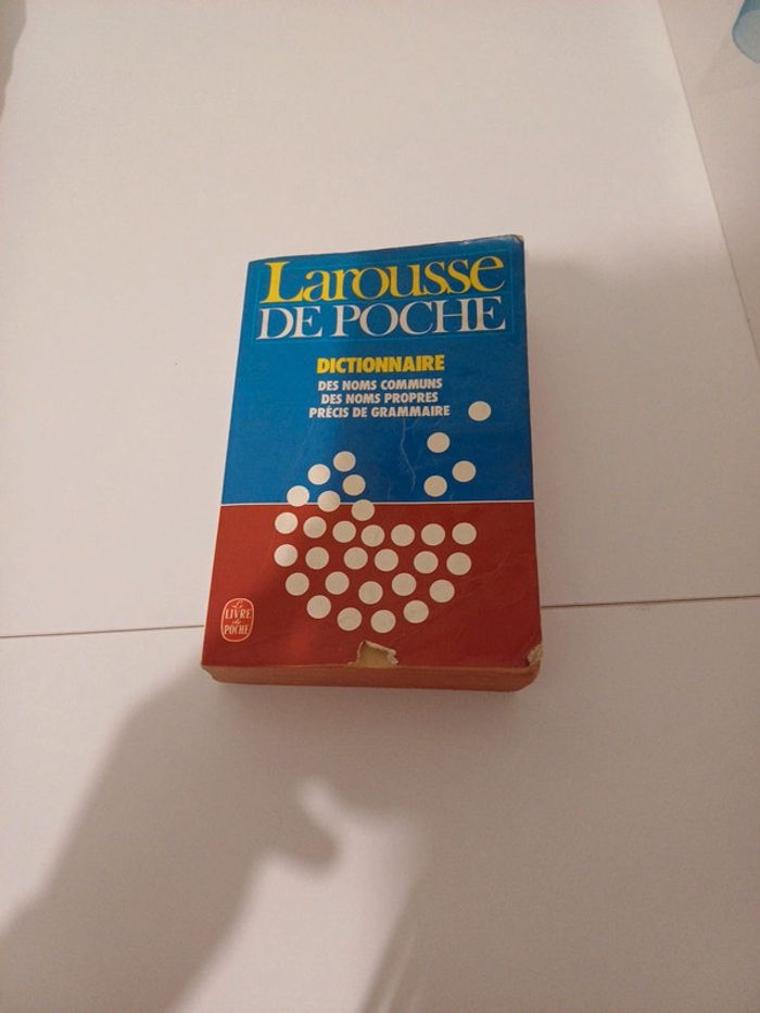 Larousse de poche noms propres et noms communs