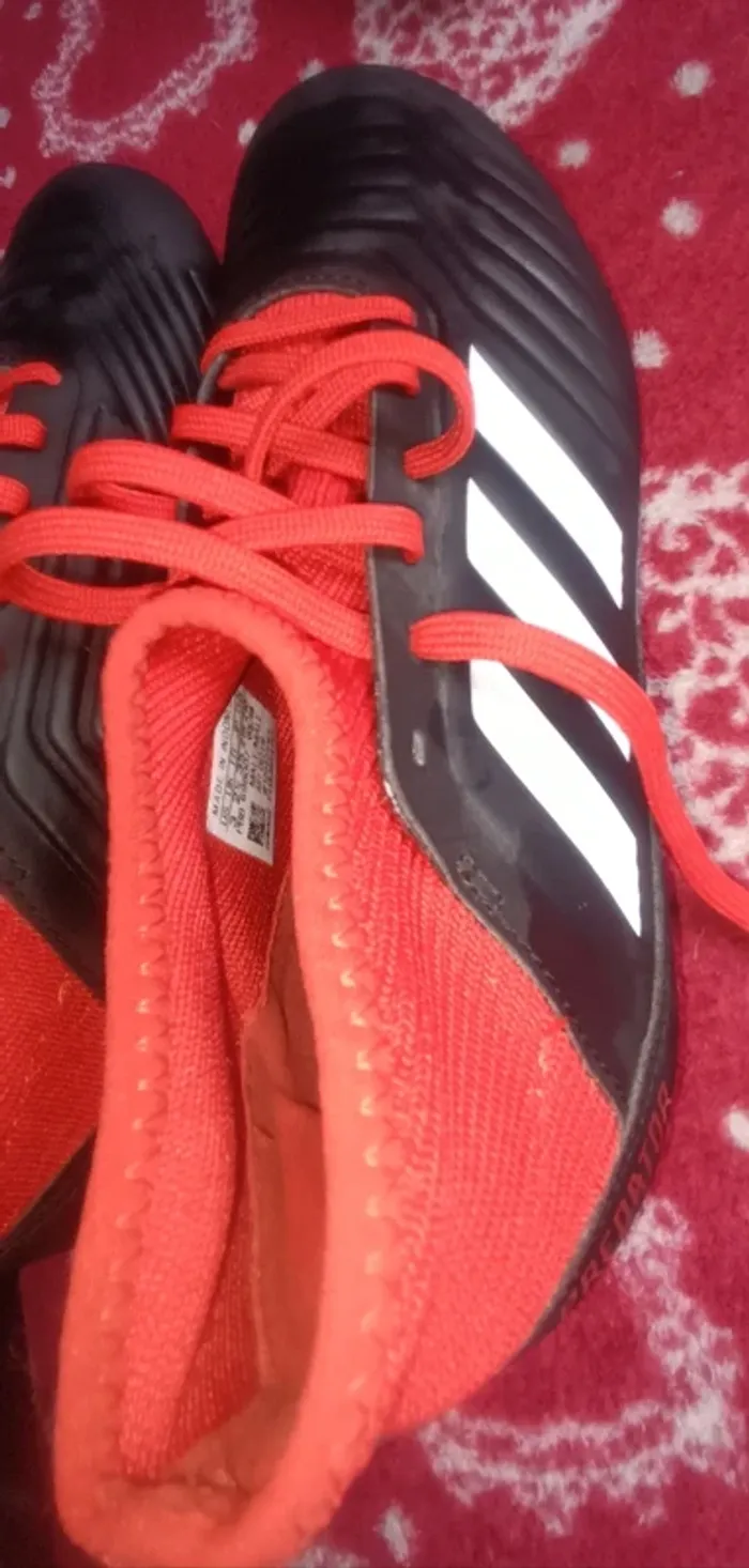 Baskets à crampons rouge/noir Adidas Predator - photo numéro 3