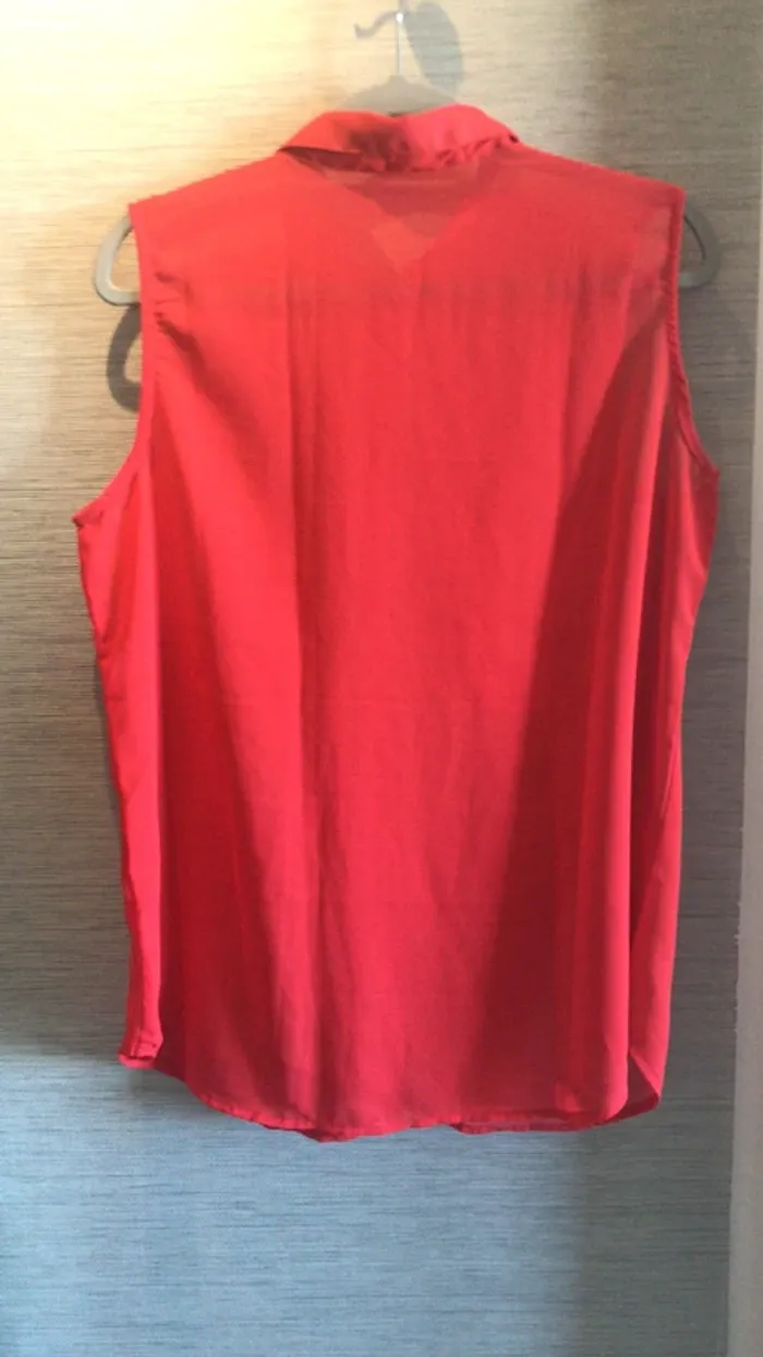 Chemise sans manche rouge Taille L - photo numéro 2