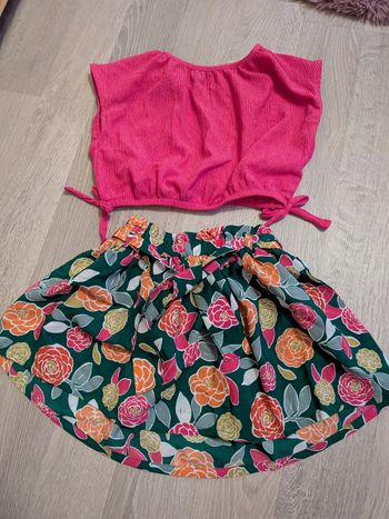 Jolie ensemble jupe et teeshirt fille