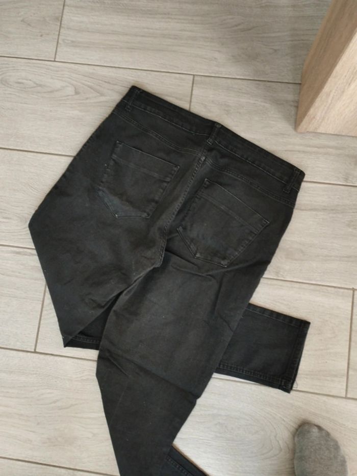 Jean noir - photo numéro 3