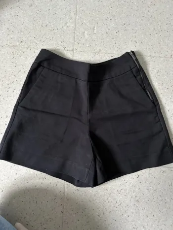 Short noir