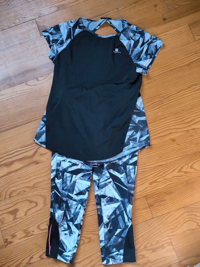 Ensemble sport, pantacourt, T shirt