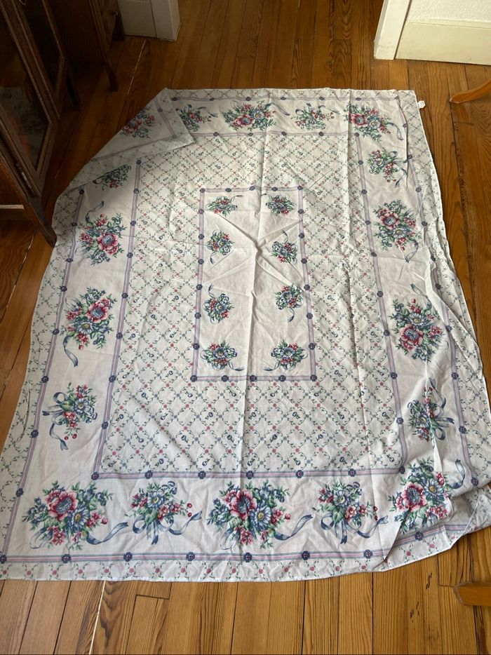 Nappe fleurit vintage