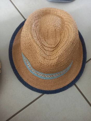 Chapeau taille 54 neuf avec etiquette