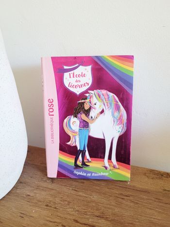 Sophia et Rainbow L'école des licornes 