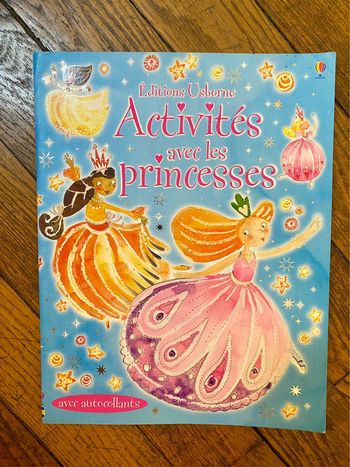 Livre d’activités avec les Princesses - éditions Usborne