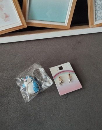 Lot boucles d'oreilles licornes BFF et porte clefs