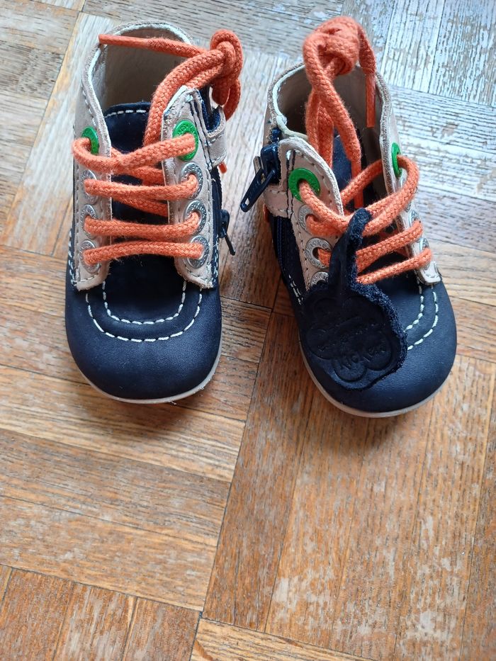 Vends paire kickers mixte neuve t 18