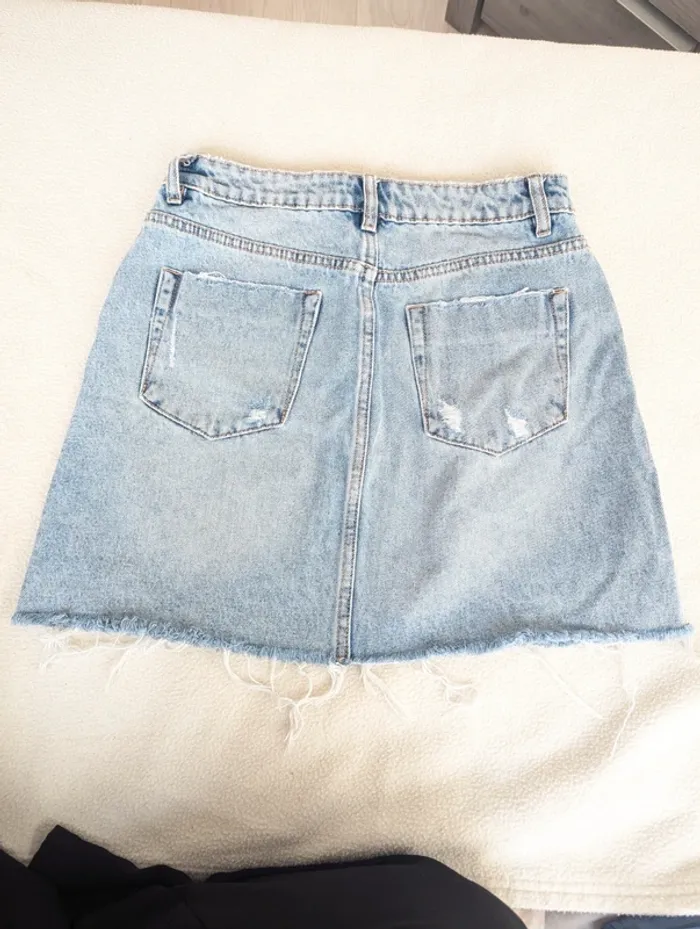 Mini jupe en jean taille S. 36 - photo numéro 3
