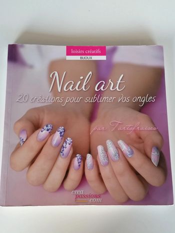 Livre nail art 💅🏼 Tartofraises