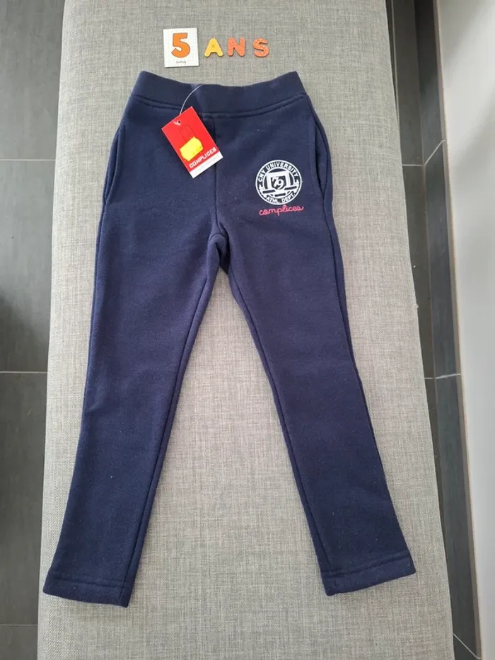 pantalon jogging neuf 5 ans