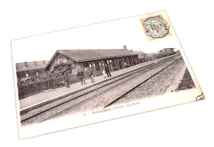 Carte postale ancienne Houplines (Nord) La Gare