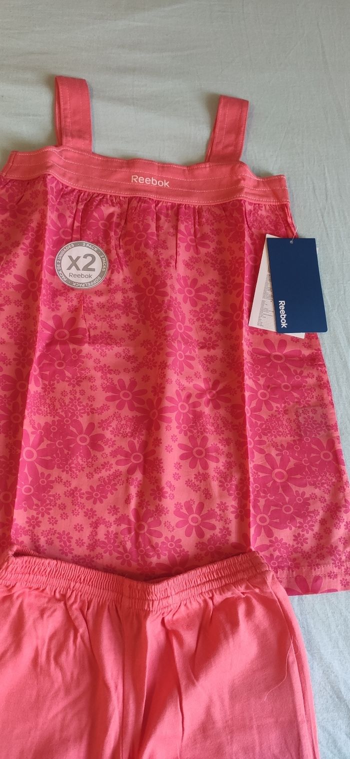 Ensemble  fille Reebok 4 an neuf. - photo numéro 3