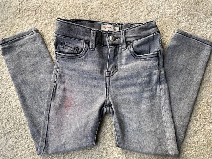 Jean slim 710 super skinny Levi’s 🌻