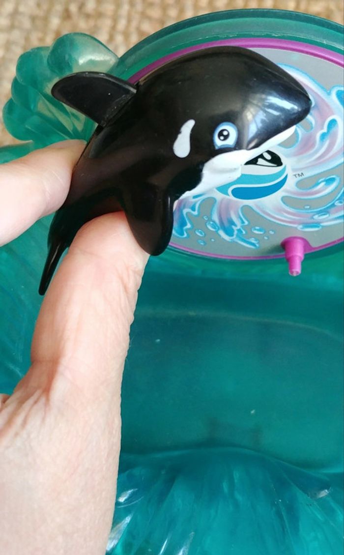 MTPA Littlest Pet Shop G1 Vintage Shamu Family Playset / La famille orque (1995) - photo numéro 3