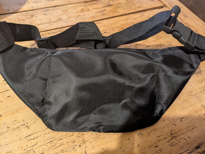 🖤 Banane Noire Matelassée – L’Accessoire Stylé et Pratique ! 🖤 - photo numéro 6