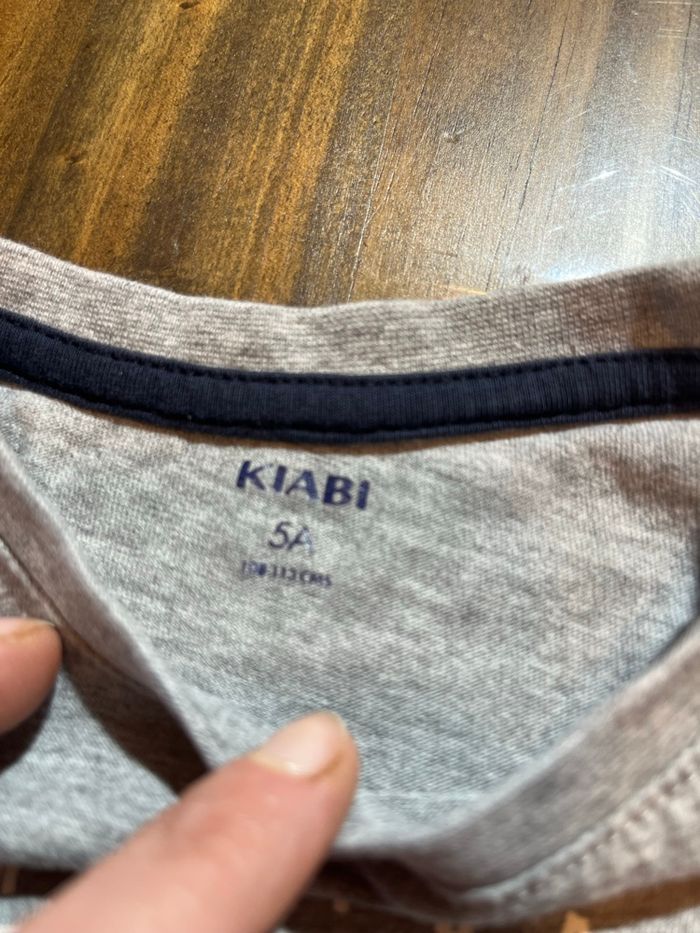 Lot t shirt 5ans - photo numéro 3