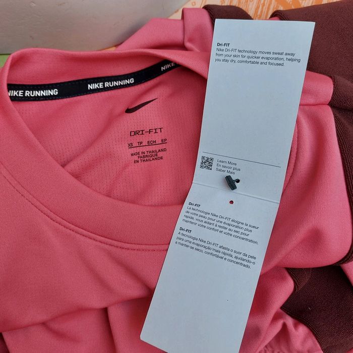 Maillot Nike neuf pour taille 36 - photo numéro 5