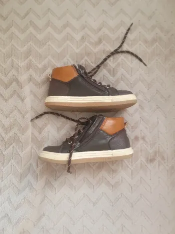 Chaussures à lacets