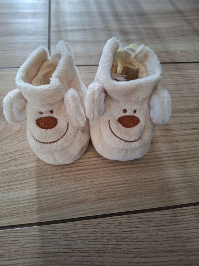 Petits chaussons bébé 3/ 6 mois petits chiens
