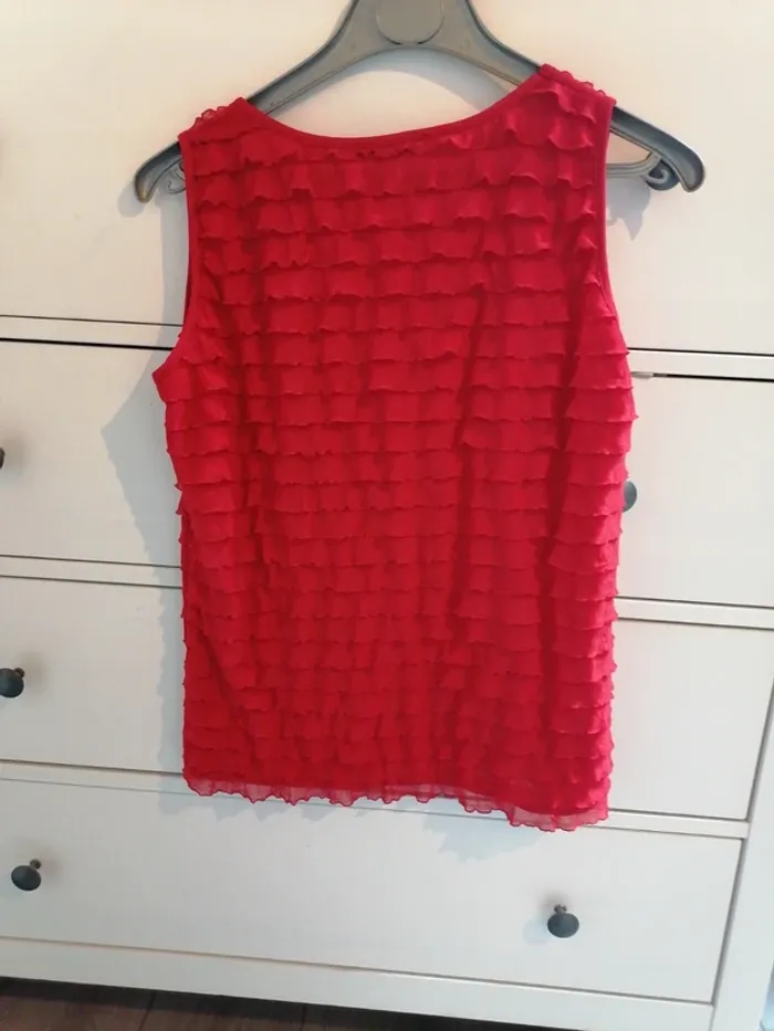 Débardeur rouge neuf - photo numéro 4