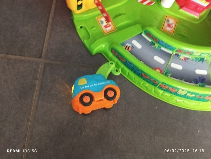Garage Tut tut bolide et dépanneuse - photo numéro 2