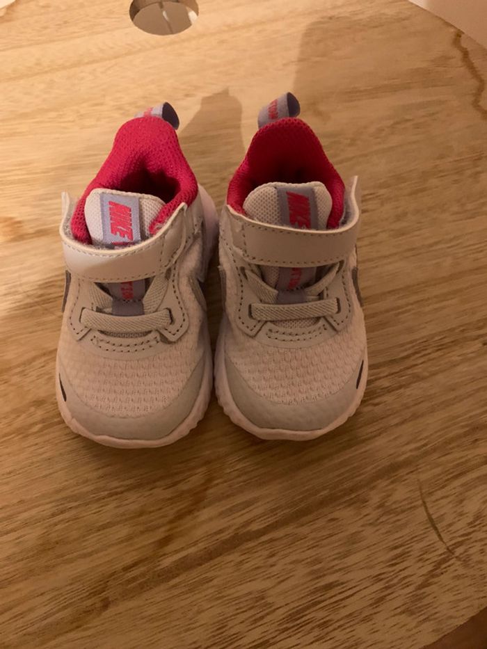 Superbe basket Nike taille 17 - photo numéro 7