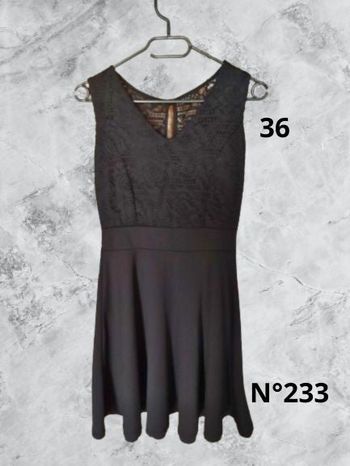 N°233 Robe noir, haut dentelle T36.