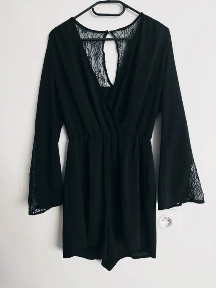 Combi short avec dentelle.
