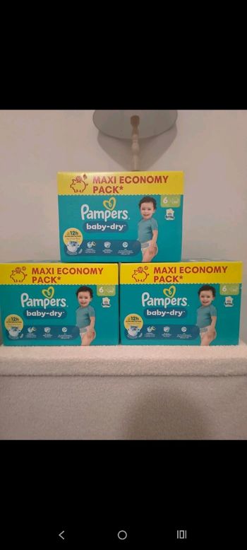 Couches Pampers baby-dry taille 6 