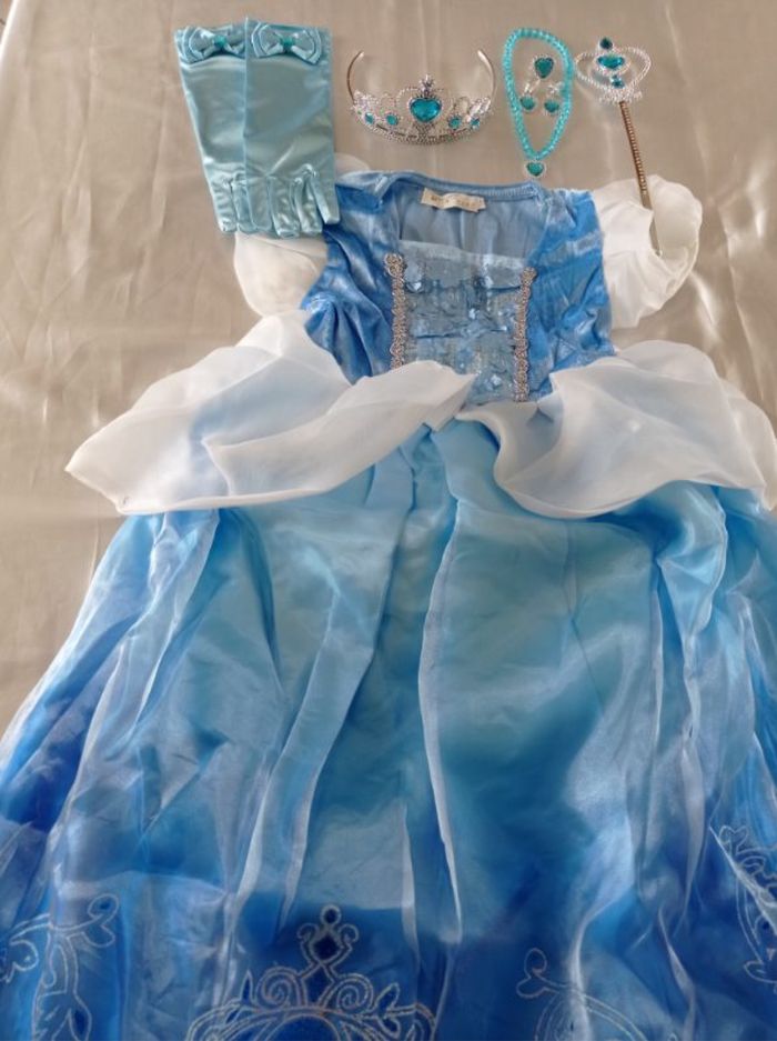 Déguisement robe princesse et accessoires 6ans - photo numéro 3