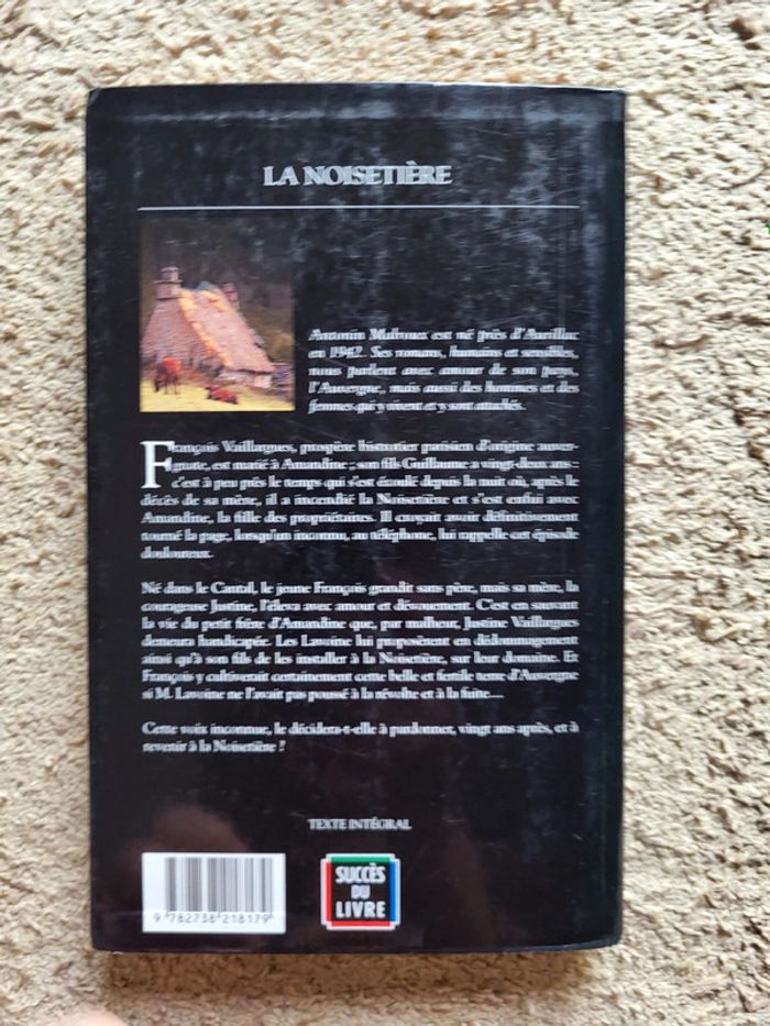 Roman La Noisetière d'Antonin Malroux - photo numéro 2