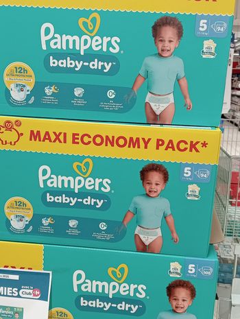 Deux cartons de couches Pampers taille 5
