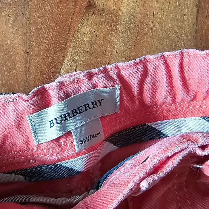 Short Burberry Taille 9 mois - photo numéro 3