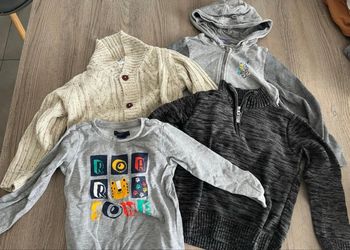 Lot 4 pulls taille 5 ans