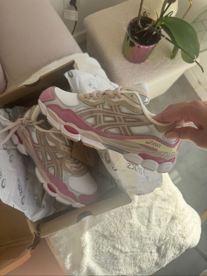ASICS