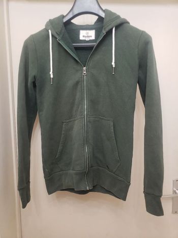 Gilet zippé à capuche