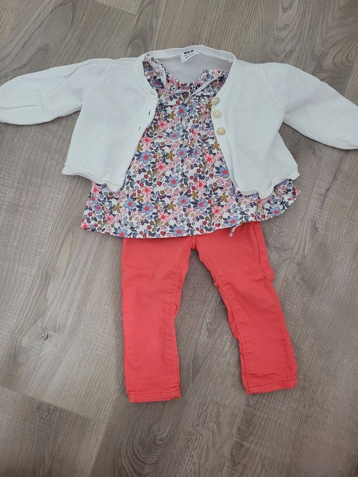 Gros lots de vêtements fille 12 mois - photo numéro 10