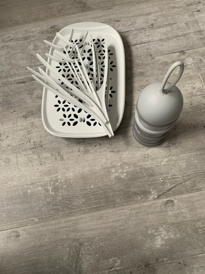 Égouttoir et doseur neuf