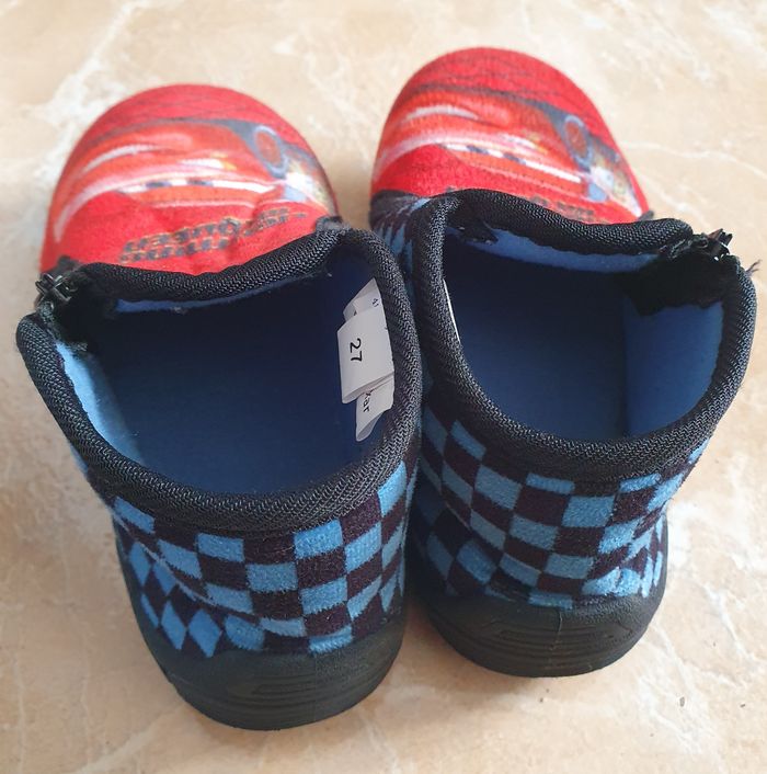 Chaussons Cars " ligthning macqueen" en taille 27 - photo numéro 2