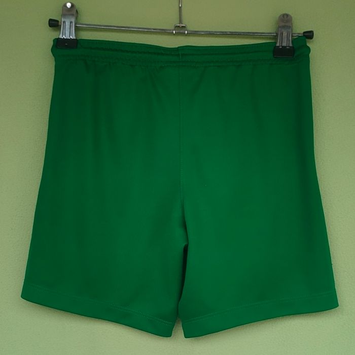 Short Nike taille 7/8 ans - photo numéro 3