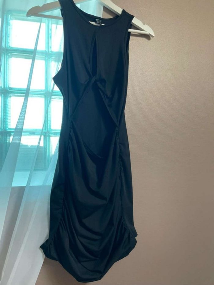 Robe noire longue