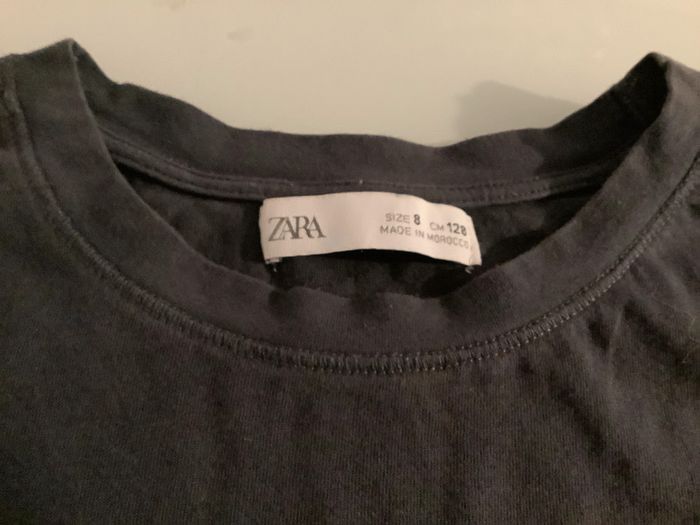Tee shirt manches longues zara garçon 8 ans bon état - photo numéro 2