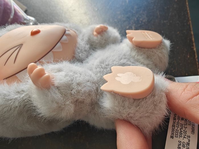 Labubu have a seat - photo numéro 2