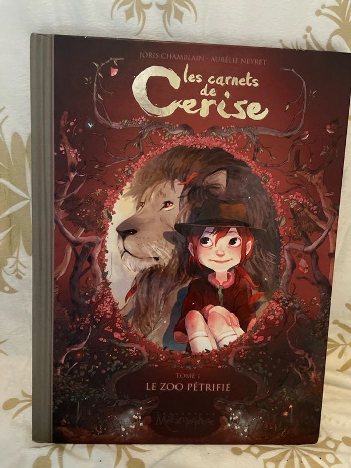 Livre BD Les carnets de Cerise Tome 1 Le zoo Pétrifie - photo numéro 2