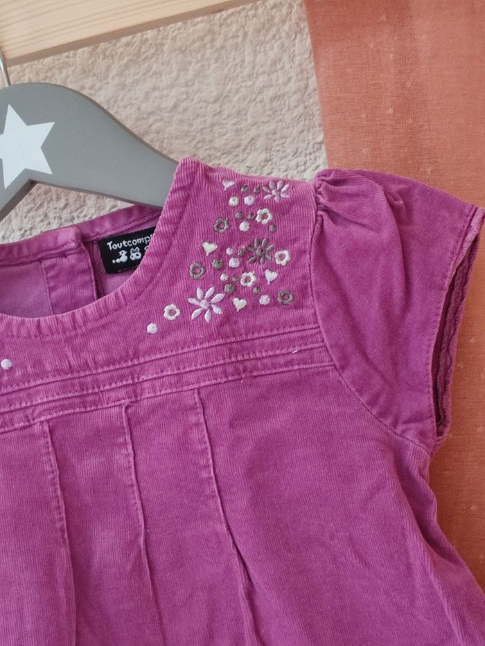 Robe en velours avec broderie - Violette - 23 mois - Très bon état - Tout compte fait - photo numéro 3
